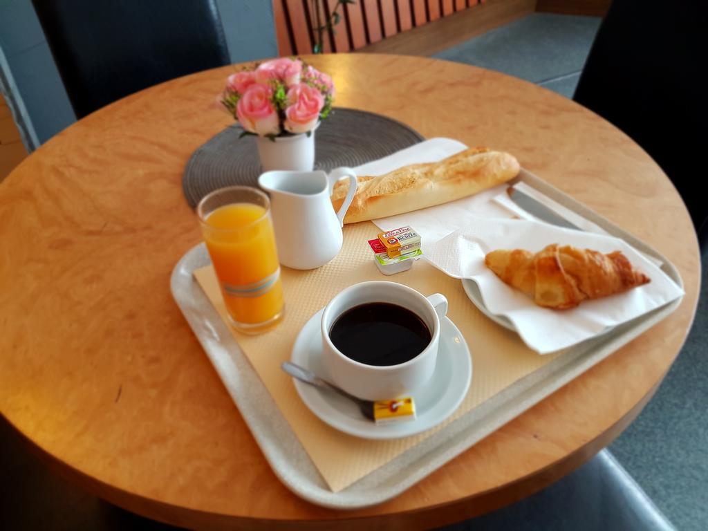ליל Hotel Coq Hardi מראה חיצוני תמונה