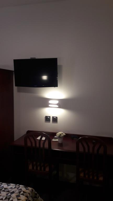 ליל Hotel Coq Hardi מראה חיצוני תמונה